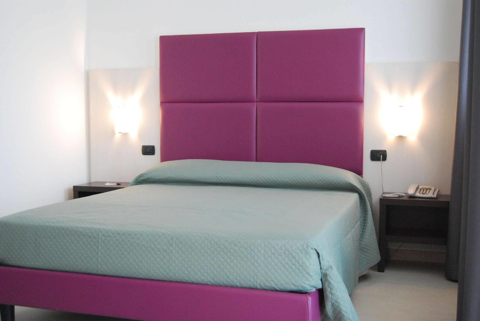Maestrale Resort Hotel - โกรเซตโต ภายนอก รูปภาพ